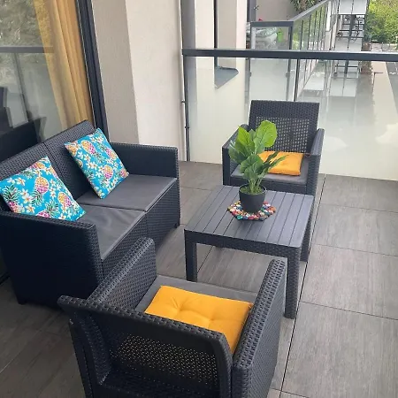 Cosy And Central Voltaire 페르네이 볼테르