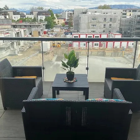 Cosy And Central Voltaire 아파트